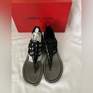 Donald J. Pliner Deena Black Patent Sandal Sz 8